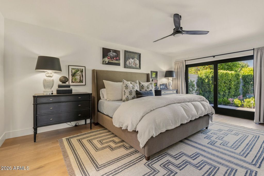 Image 15 of property listing at 7328 E TUCKEY Lane, Scottsdale, AZ 85250