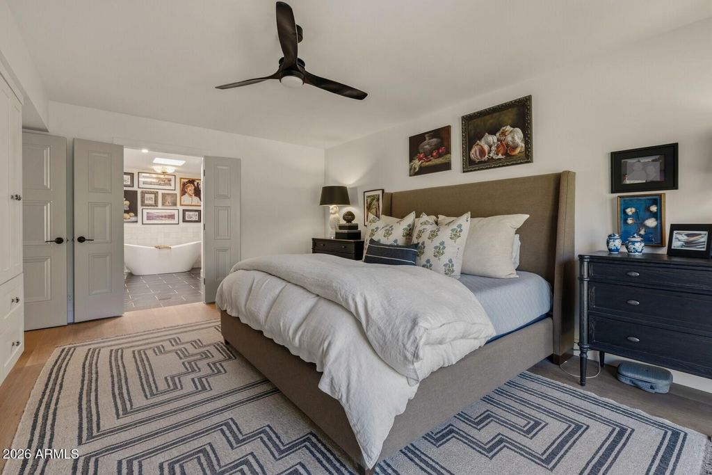 Image 17 of property listing at 7328 E TUCKEY Lane, Scottsdale, AZ 85250