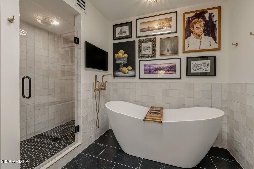 Image 19 of property listing at 7328 E TUCKEY Lane, Scottsdale, AZ 85250