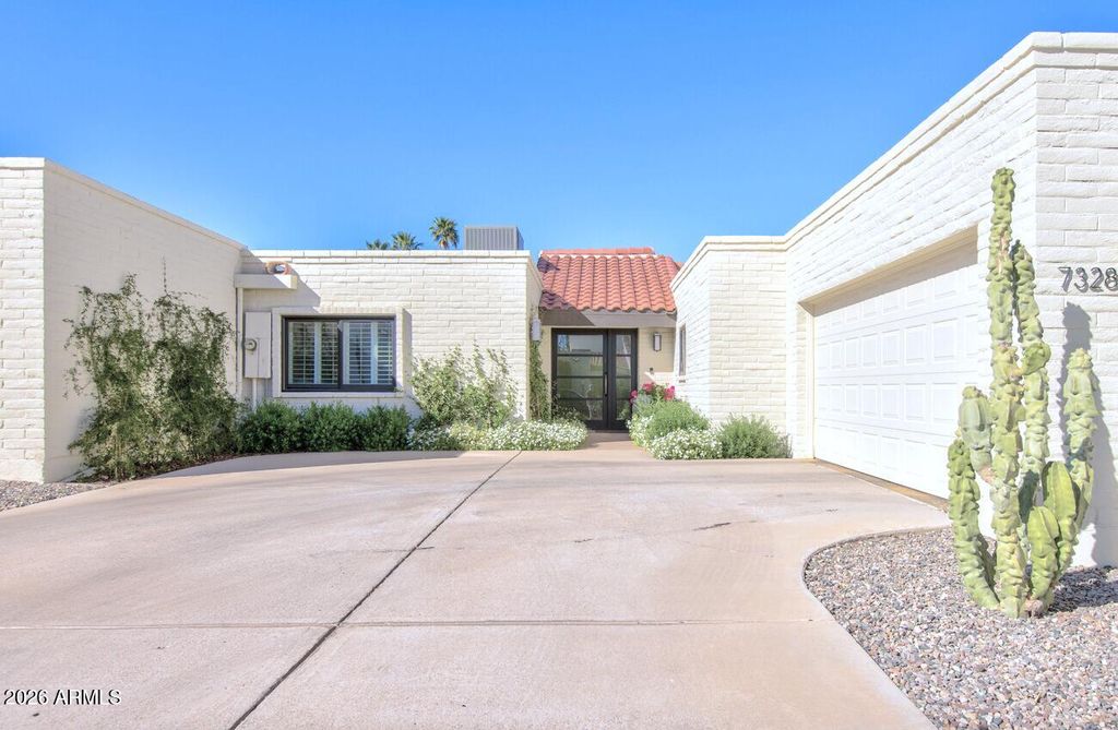 Image 2 of property listing at 7328 E TUCKEY Lane, Scottsdale, AZ 85250