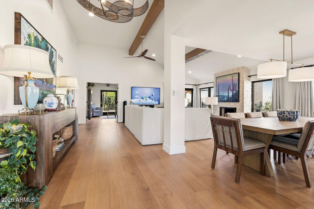 Image 3 of property listing at 7328 E TUCKEY Lane, Scottsdale, AZ 85250