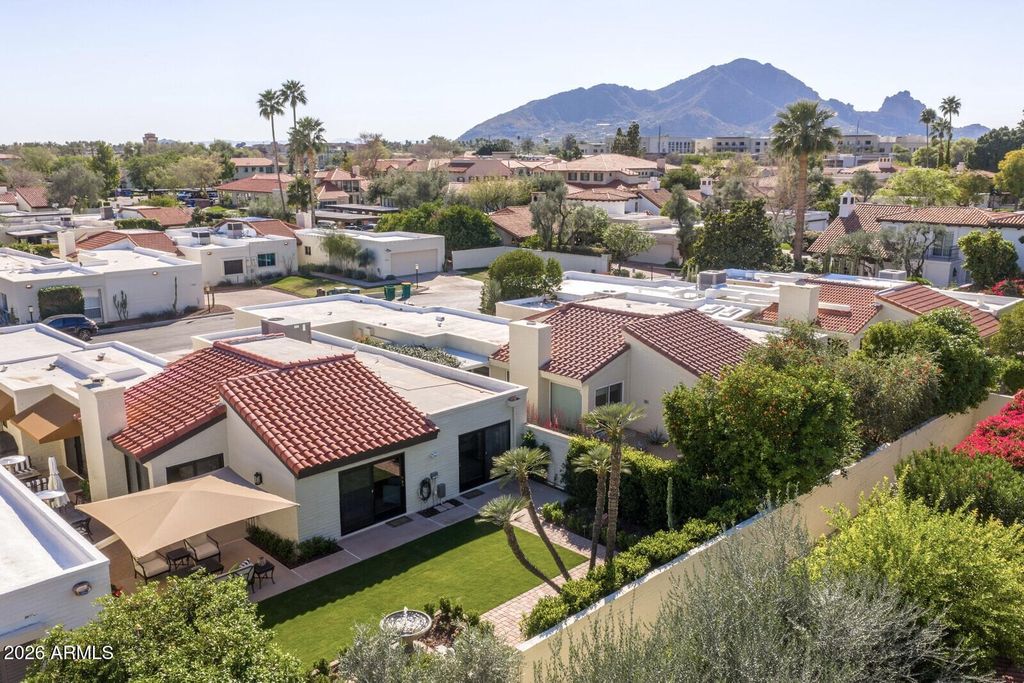 Image 32 of property listing at 7328 E TUCKEY Lane, Scottsdale, AZ 85250