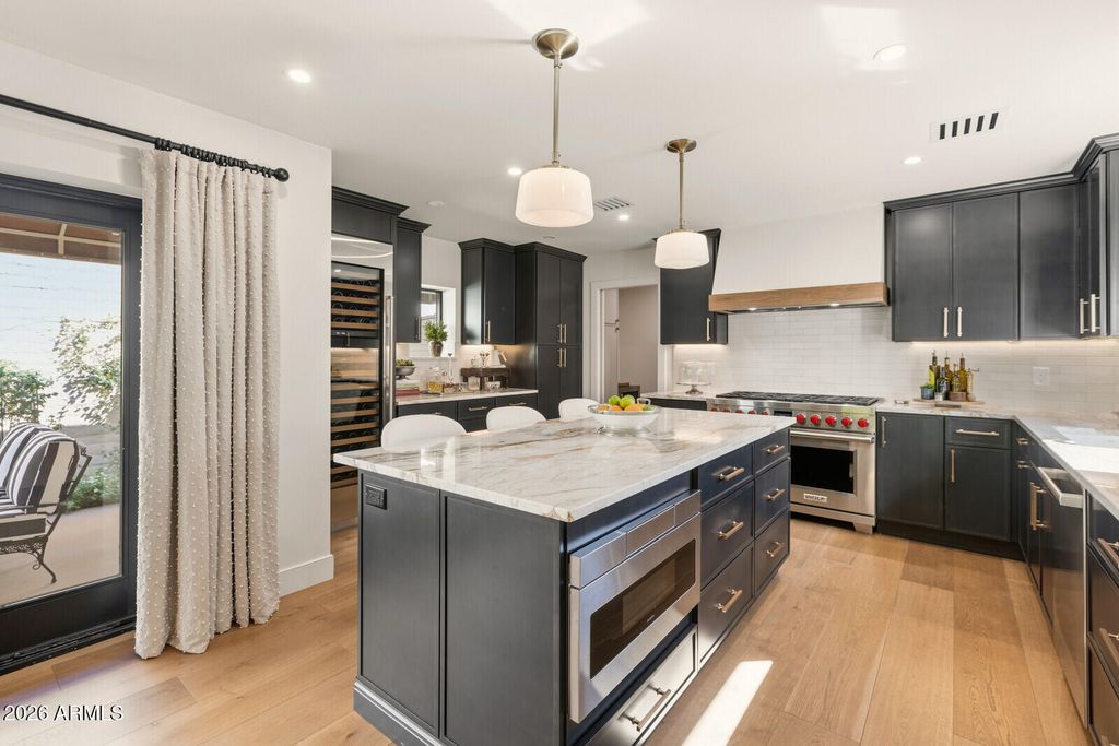 Image 7 of property listing at 7328 E TUCKEY Lane, Scottsdale, AZ 85250