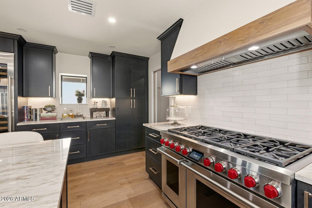 Image 8 of property listing at 7328 E TUCKEY Lane, Scottsdale, AZ 85250