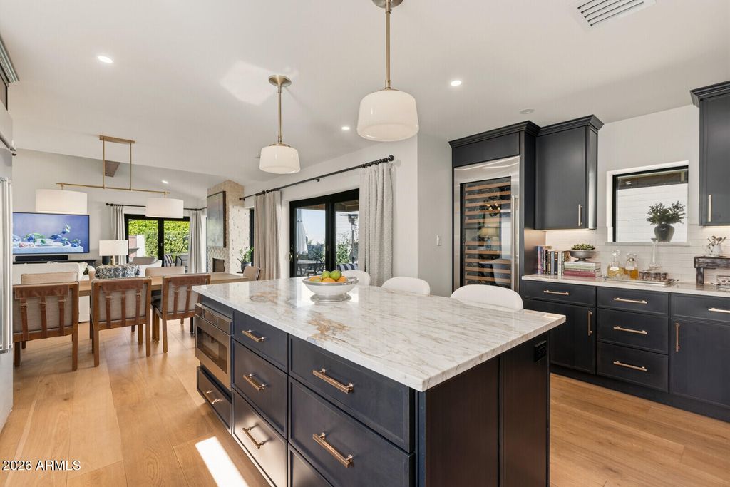 Image 9 of property listing at 7328 E TUCKEY Lane, Scottsdale, AZ 85250