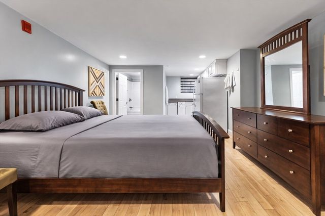 1170 Massachusetts Ave 2, Cambridge, MA 02138