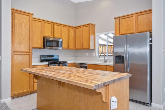 1641 Grouse Run Cir, Roseville, CA 95747