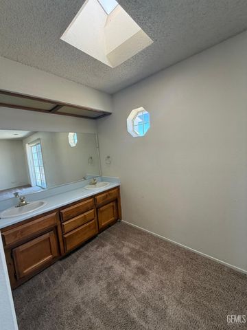 22608 Mariposa Road, Tehachapi, CA 93561