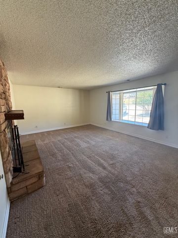22608 Mariposa Road, Tehachapi, CA 93561