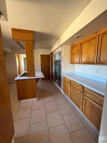 22608 Mariposa Road, Tehachapi, CA 93561