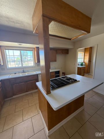 22608 Mariposa Road, Tehachapi, CA 93561