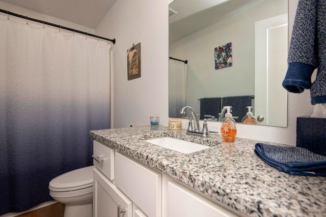 402 N Big Horn Road, Nixa, MO 65714