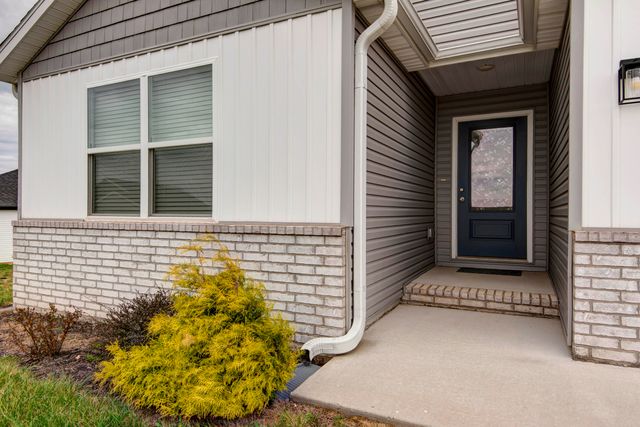 402 N Big Horn Road, Nixa, MO 65714