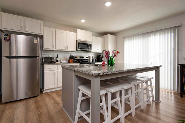 402 N Big Horn Road, Nixa, MO 65714