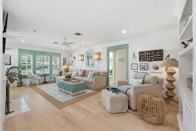 61 Pinehill Trail W, Tequesta, FL 33469