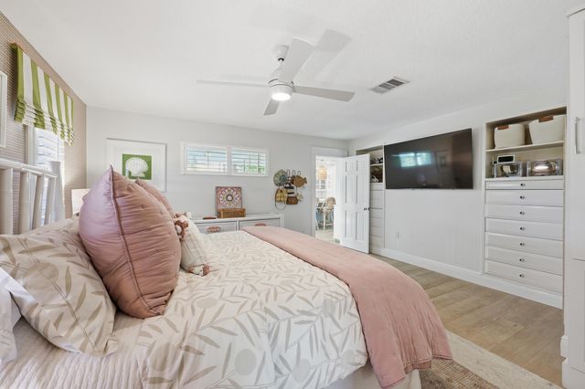 61 Pinehill Trail W, Tequesta, FL 33469