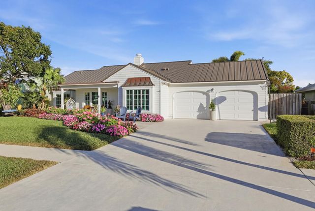 61 Pinehill Trail W, Tequesta, FL 33469