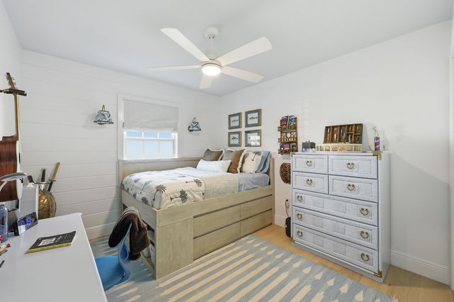 61 Pinehill Trail W, Tequesta, FL 33469