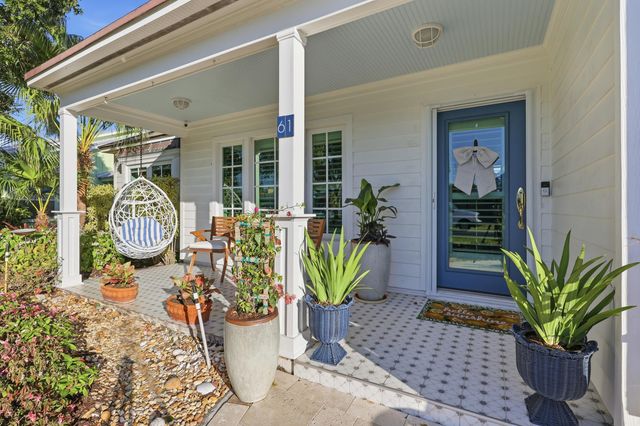 61 Pinehill Trail W, Tequesta, FL 33469