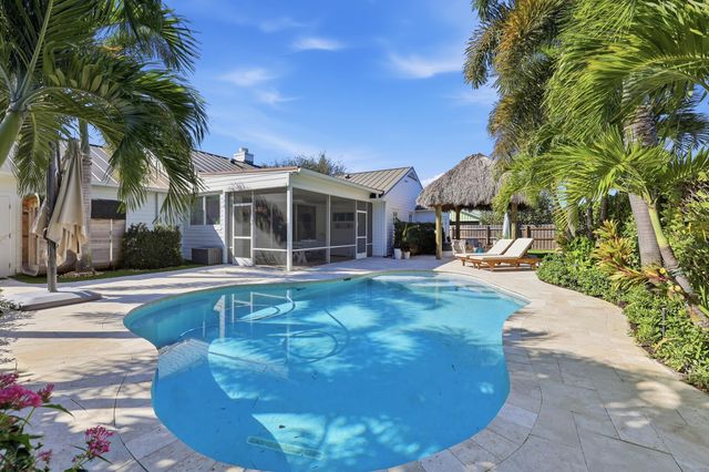 61 Pinehill Trail W, Tequesta, FL 33469