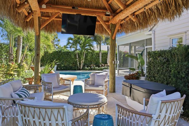 61 Pinehill Trail W, Tequesta, FL 33469