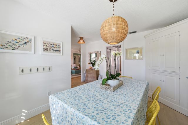 61 Pinehill Trail W, Tequesta, FL 33469