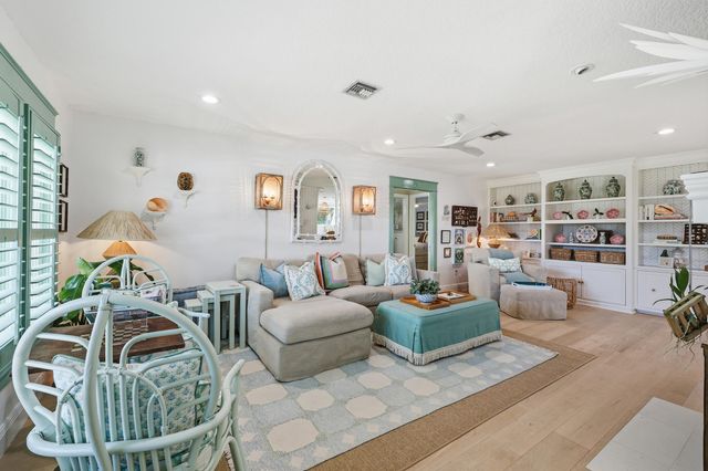 61 Pinehill Trail W, Tequesta, FL 33469