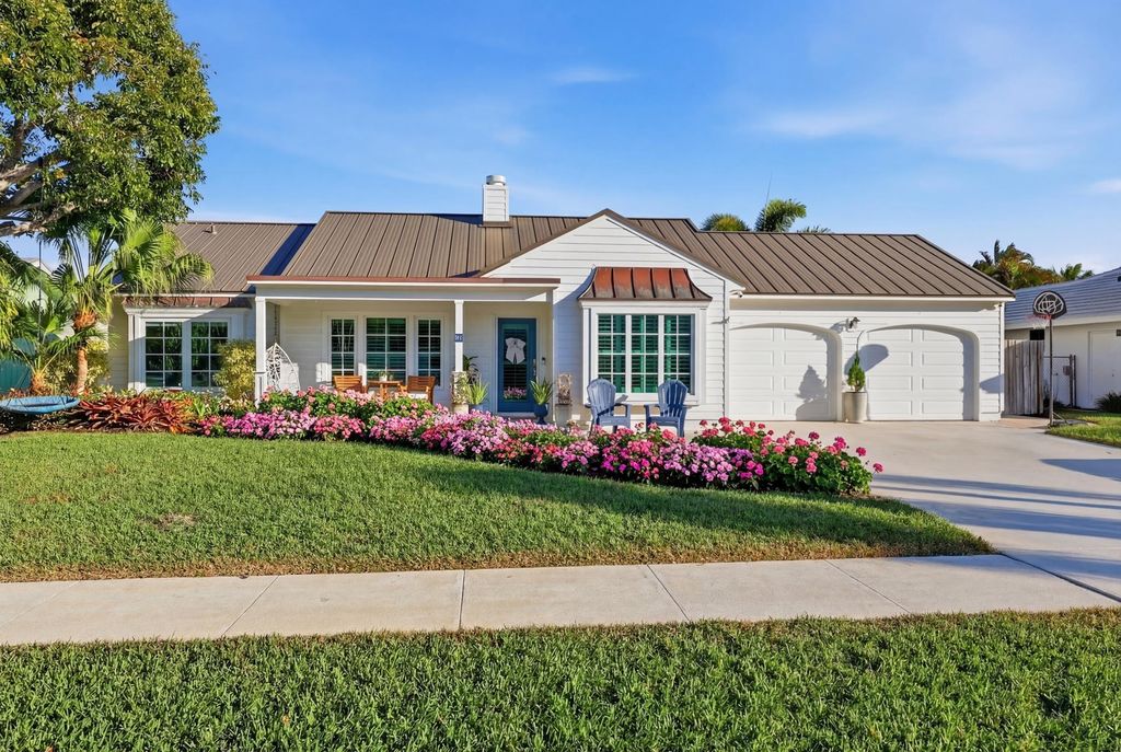 61 Pinehill Trail W, Tequesta, FL 33469