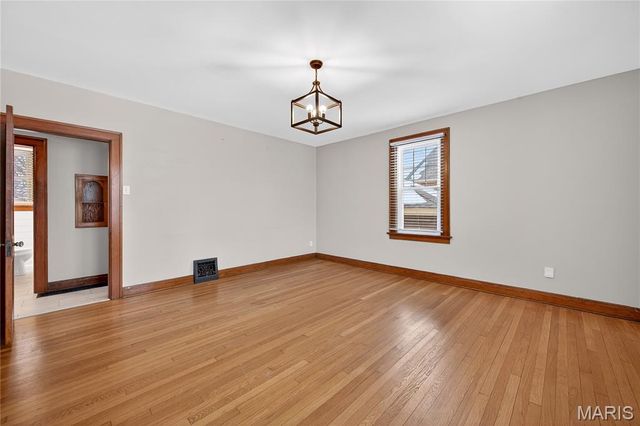 221 N Benton Avenue, St Charles, MO 63301