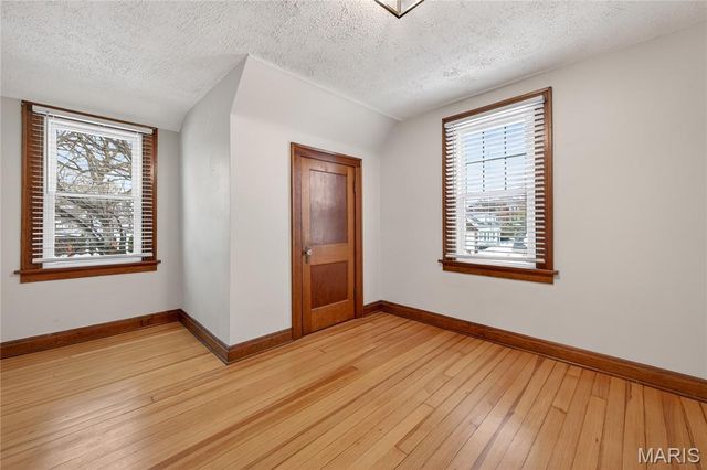 221 N Benton Avenue, St Charles, MO 63301