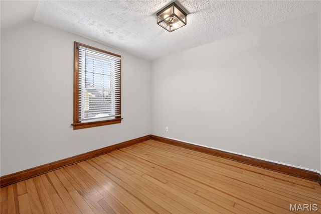 221 N Benton Avenue, St Charles, MO 63301