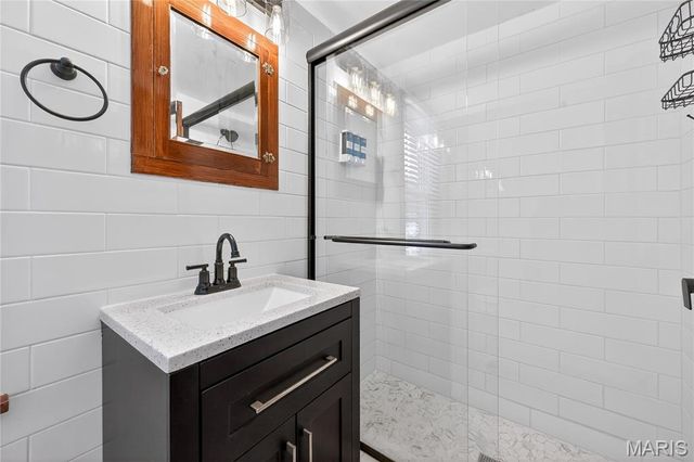 221 N Benton Avenue, St Charles, MO 63301