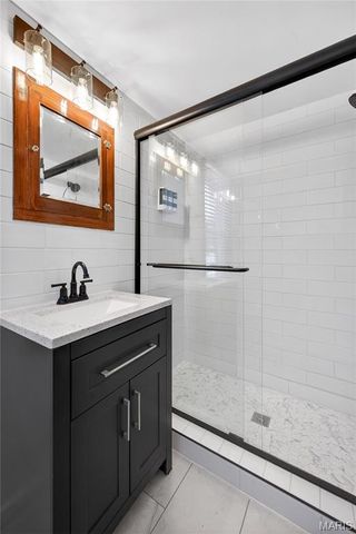 221 N Benton Avenue, St Charles, MO 63301