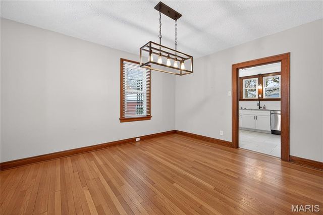 221 N Benton Avenue, St Charles, MO 63301