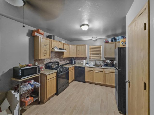 2850 N 21ST STREET, Milwaukee, WI 53206