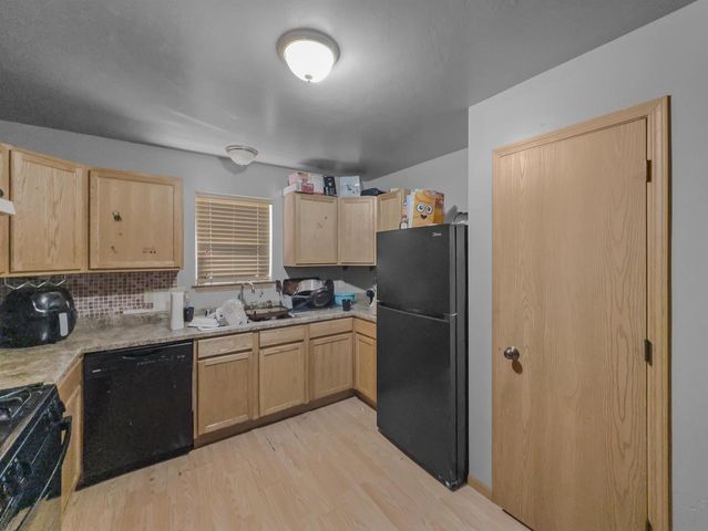 2850 N 21ST STREET, Milwaukee, WI 53206