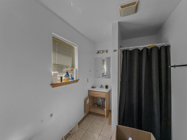 2850 N 21ST STREET, Milwaukee, WI 53206