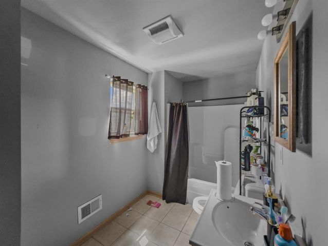 2850 N 21ST STREET, Milwaukee, WI 53206