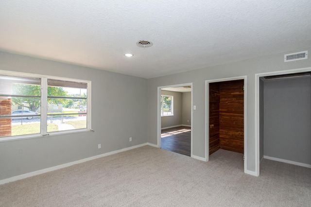 1230 W 4th Street, Freeport, TX 77541