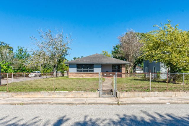 1230 W 4th Street, Freeport, TX 77541