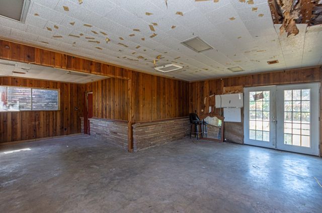 1230 W 4th Street, Freeport, TX 77541