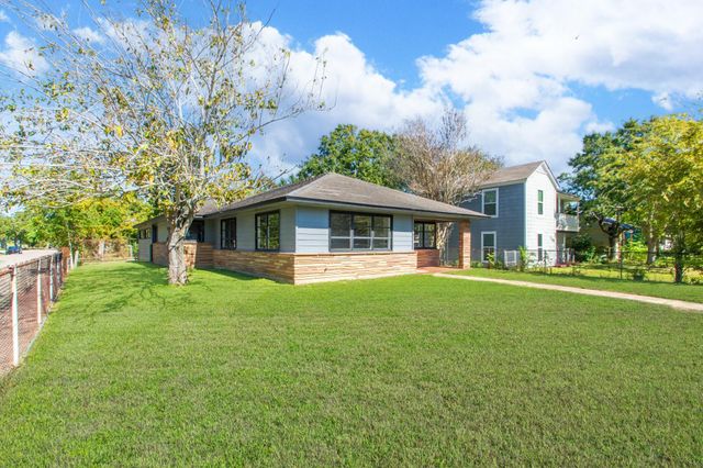 1230 W 4th Street, Freeport, TX 77541