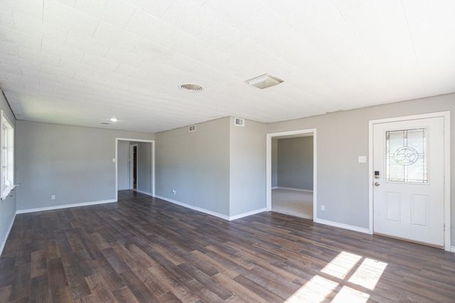 1230 W 4th Street, Freeport, TX 77541