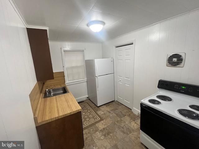 30 CHERRY ST, Seven Valleys, PA 17360