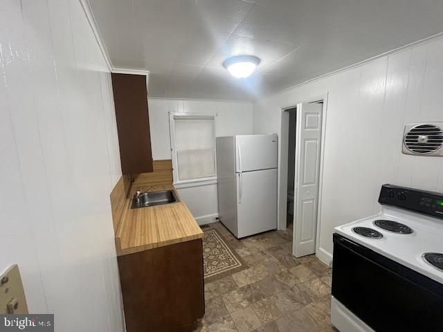 30 CHERRY ST, Seven Valleys, PA 17360