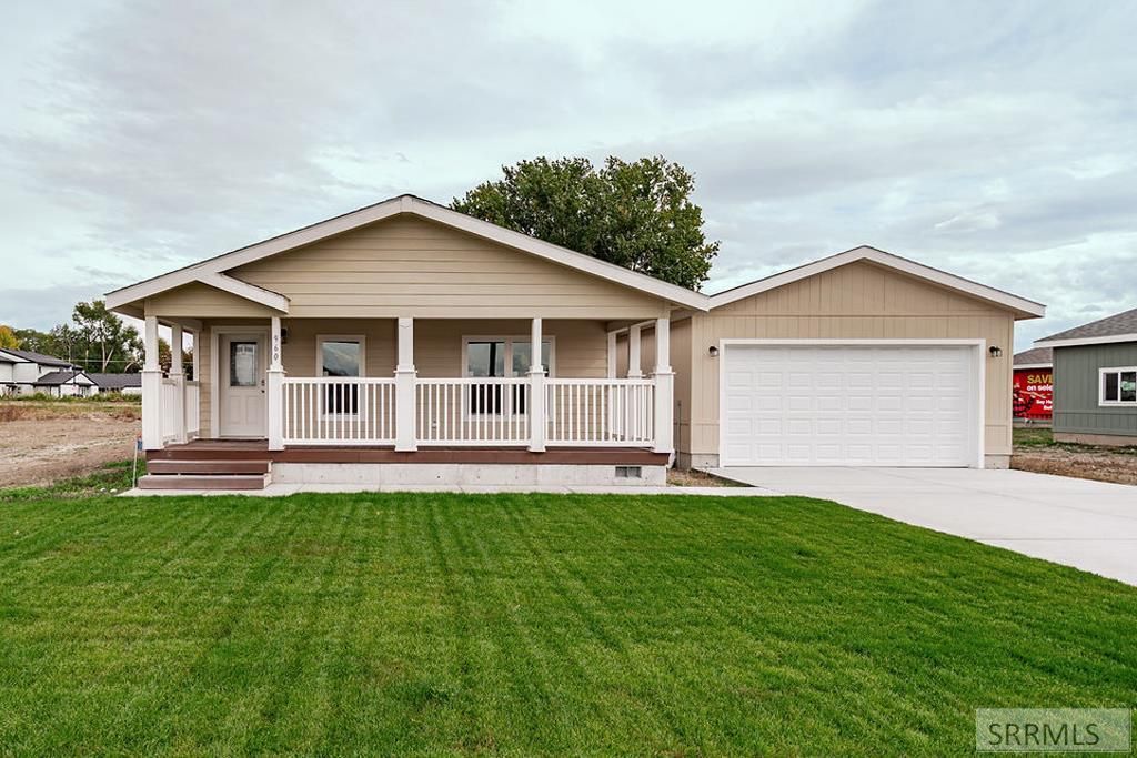 Image 1 of property listing at 960 Cottage Lane, Blackfoot, ID 83221