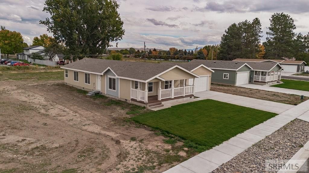 Image 3 of property listing at 960 Cottage Lane, Blackfoot, ID 83221