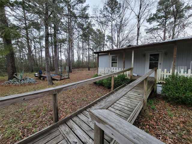 101 Jamaica Avenue, Point Blank, TX 77364