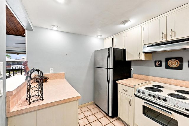 501 PLAZA SEVILLE COURT 2, Treasure Island, FL 33706
