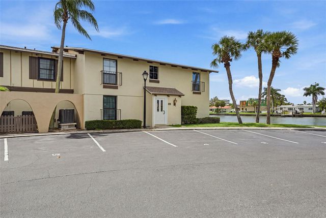501 PLAZA SEVILLE COURT 2, Treasure Island, FL 33706